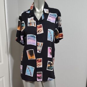 Hollister Men's Black Graphic Short Sleeve Shirt Men’s sz XS